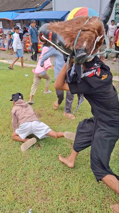 BOCIL NDLOSOR DIKEJAR PEMAIN KALAP ARJO ANDIKARA #bantengan #jaranan #barongan #mberot