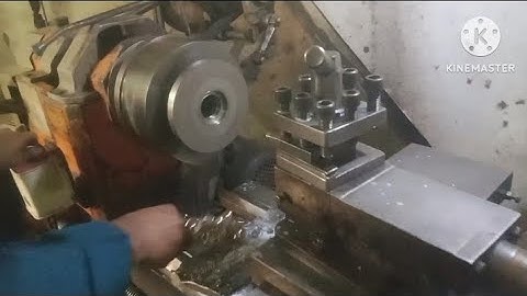 Turning operation in lathe machine #machineshop #lathemachine #latheoperator #engineering