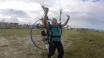 O que é necessário para voar de paramotor?