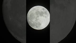Moon so close you can touch 🌕