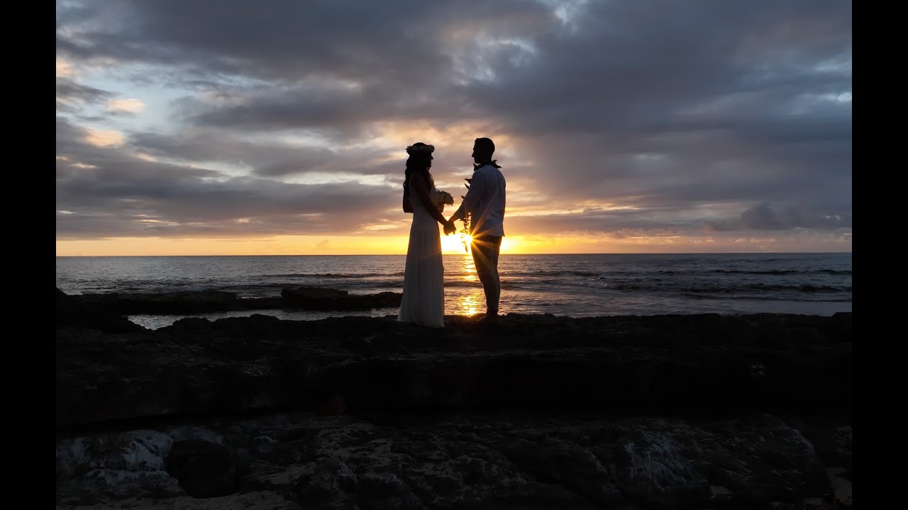 Hawaii Elopement | Papa'iloa Beach, North Shore, Oahu