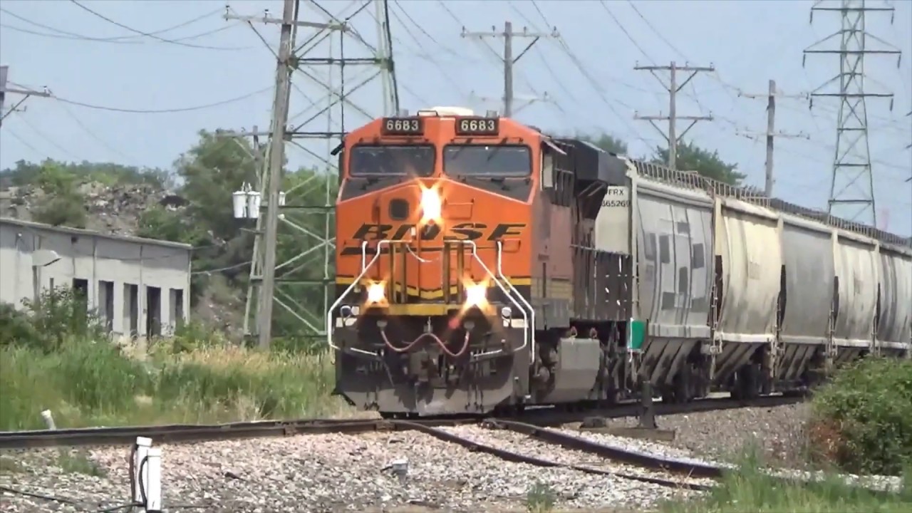 CP 374 meets 475 with a BNSF Golden Swoosh at Bettendorf, IA July 9, 2020