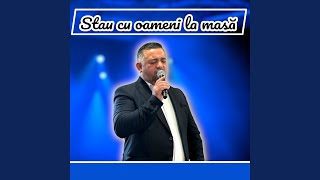 Stau cu oameni la masă (Live)