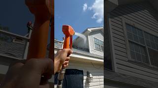 How to soft wash a DIRTY home😳🙌🏼 #pressurewashing screenshot 3