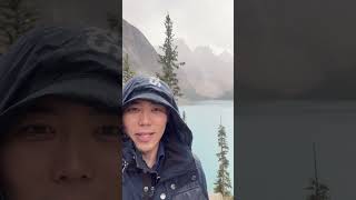 🇨🇦❄️  “雪中夢蓮湖” （Lake Moraine, Canada)… 其實是小小冰粒啦 完全不同的體驗 #大宇走拍驚奇 😂 #新聞拍案驚奇 #大宇