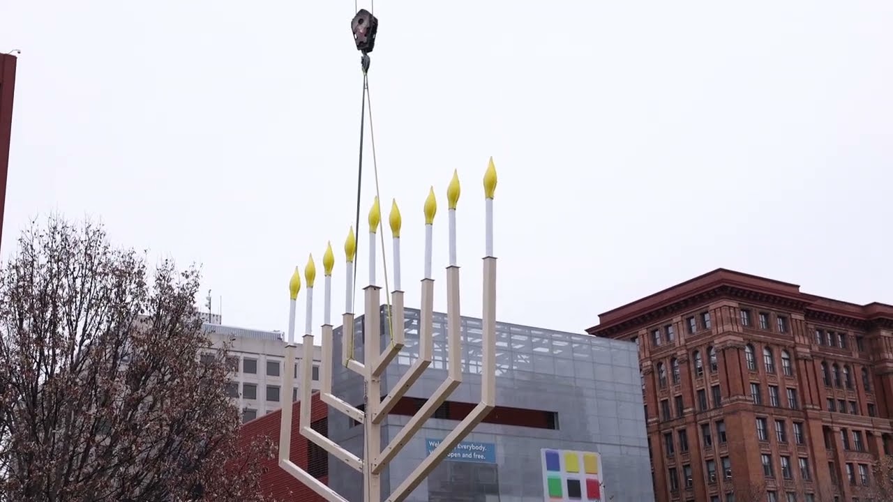 Lifting Spirits High: Thackray Crane Installs the Giant Philly Menorah at Independence Mall