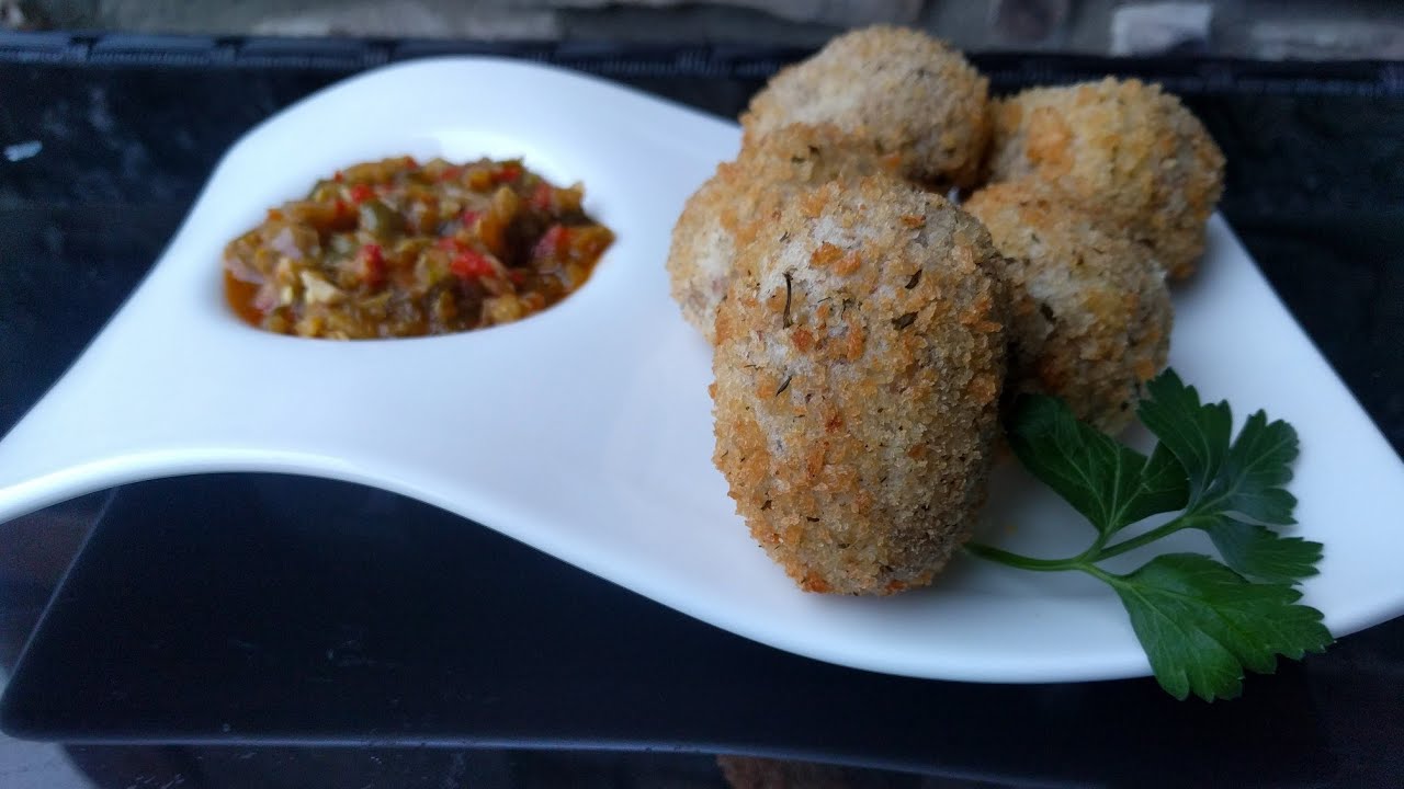 How to make amazing yam balls or yam croquettes. Super crunchy on the outside, silky on the inside.