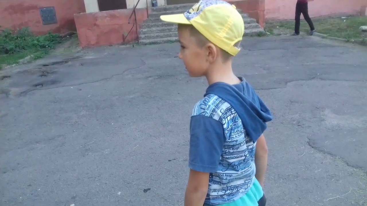 Гаишник на капоте Гаишник на капоте