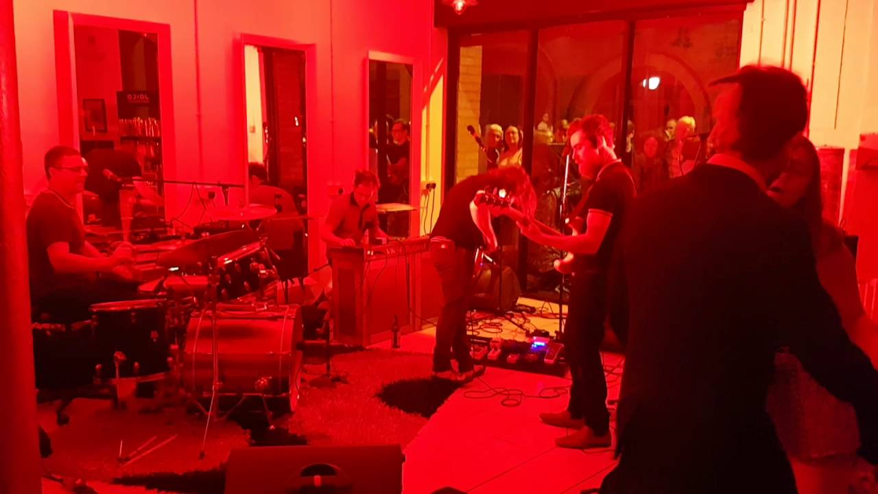 Freedom 35s - Boogaloo  Boatshoes live from Bill Harris Hairdressing CNB16