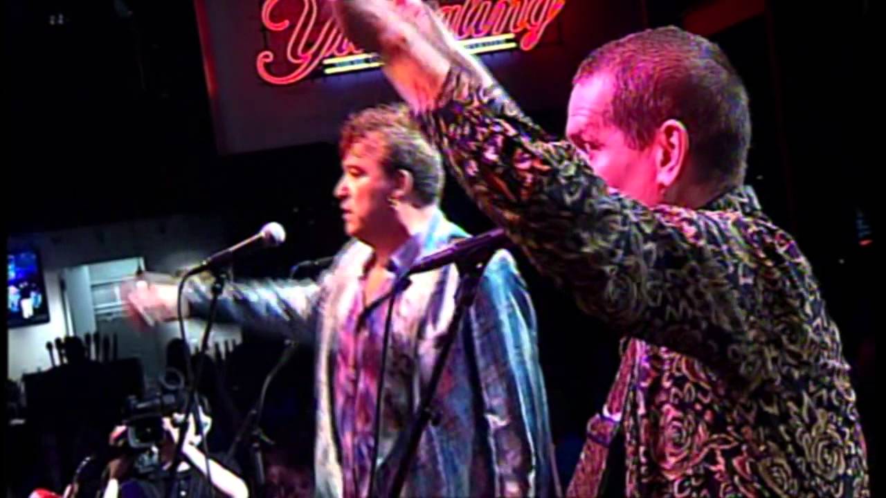 RED ELVISES Everybody Twist YouTube