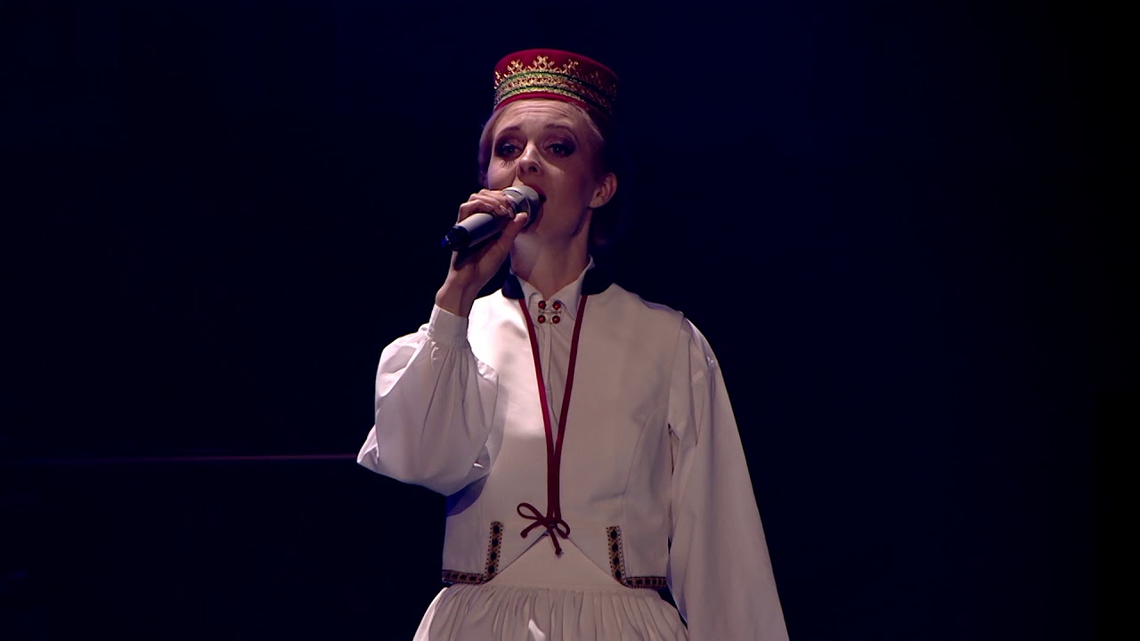 Zibsnī zvaigznes aiz Daugavas