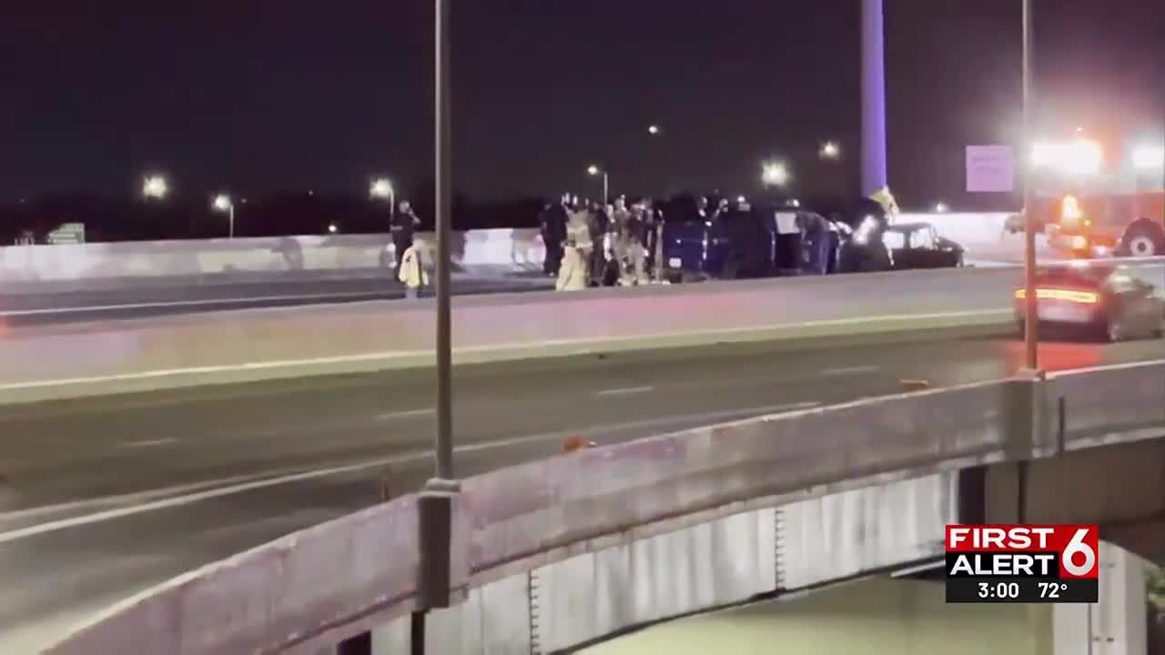 2 dead, 4 taken to hospital after crash on Interstate 480 in Omaha ...