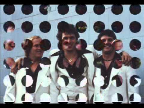 Formatie Flame — Formatie Flame - Love me baby.WMV