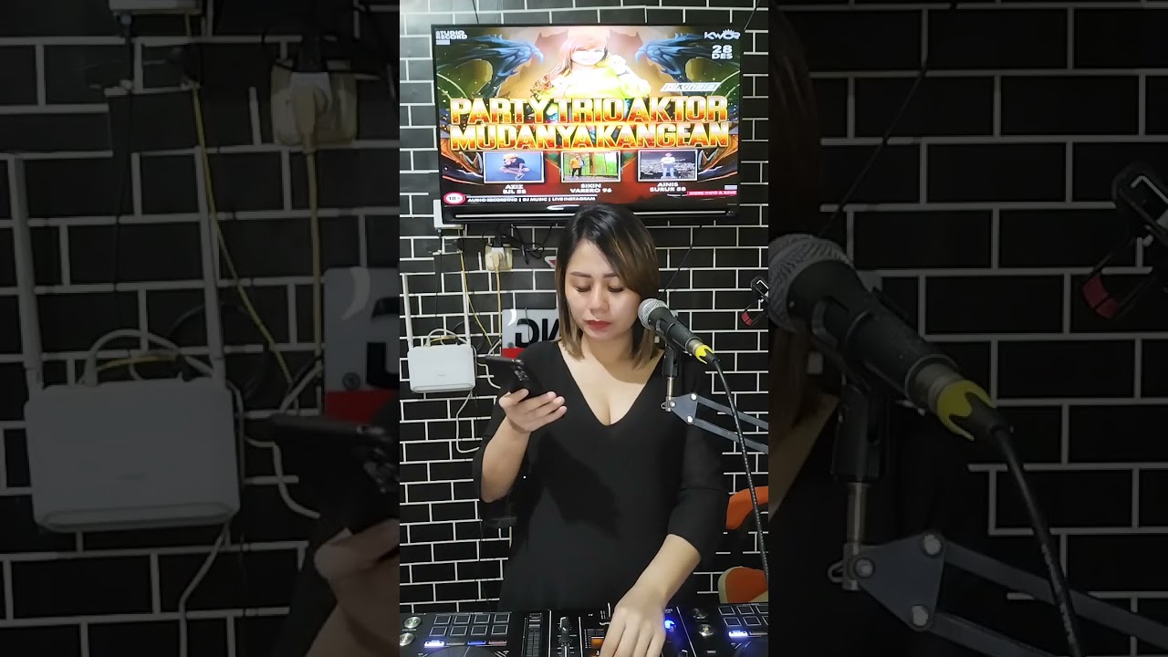 heppy party and happy new year, trio aktor mundanya Kangean, di vhela