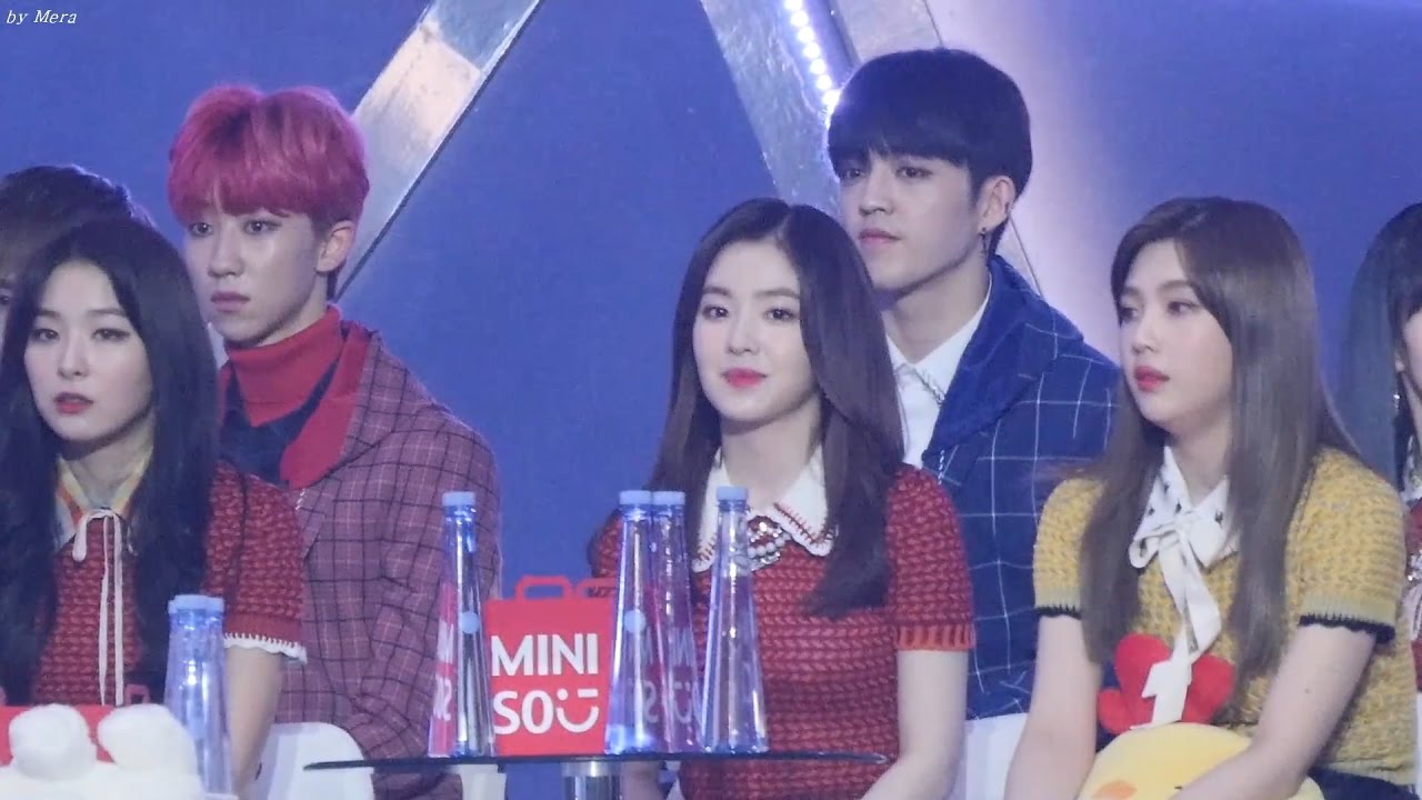 170114 레드벨벳 (Red Velvet) 가수석대기, 엑소수상축하 소감 지켜보는 [조이,웬디,아이린,슬기] 직캠 Fancam (제31회 골든디스크 어워즈) by Mera