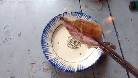 Nướng khô mực bằng rượu