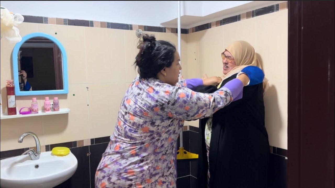  ناري شديت مي فلحمام عدبتها فلحمام 😡مشينا عند سمية نبركو ليها دار 😡