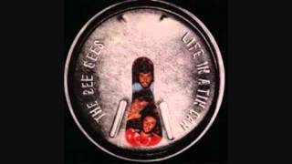 The Bee Gees - Saw a New Morning chords