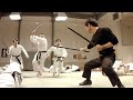 Cintura nera di karate non sanno che il loro avversario è stato addestrato dai servizi segreti
