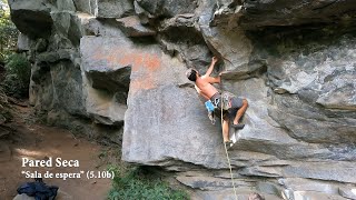 "Sala de espera" (5.10b) en Pared Seca, Cochamó