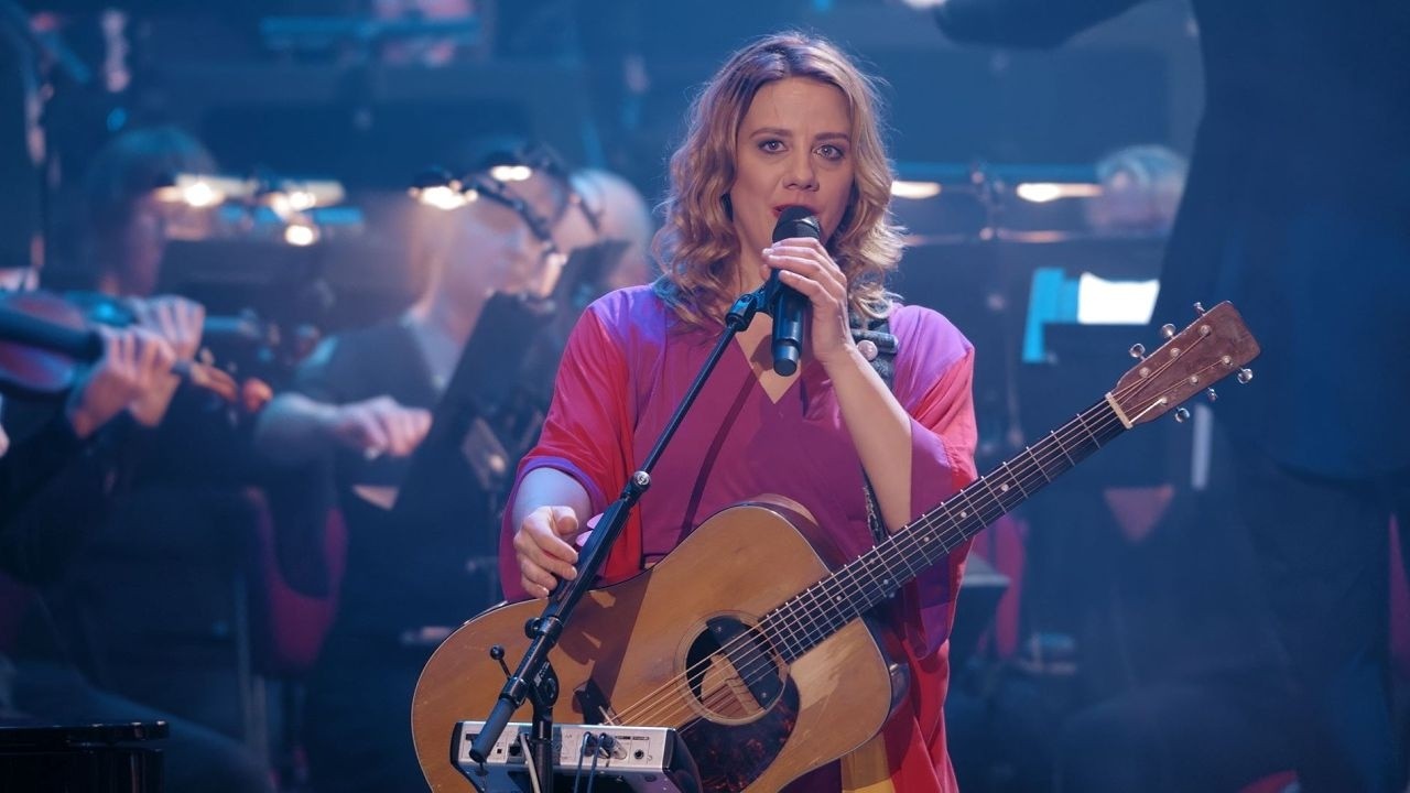 Aneta Langerová & Janáčkova filharmonie Ostrava - Dívka  (oficiální video)