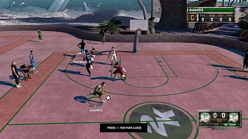 5‘7 Point guard dunks on 7'3 center 2k16 Mypark