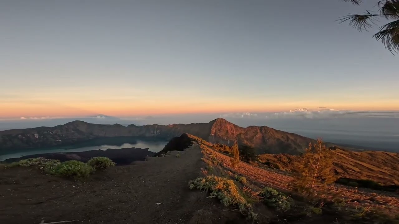 Trekking on Gunung Rinjani