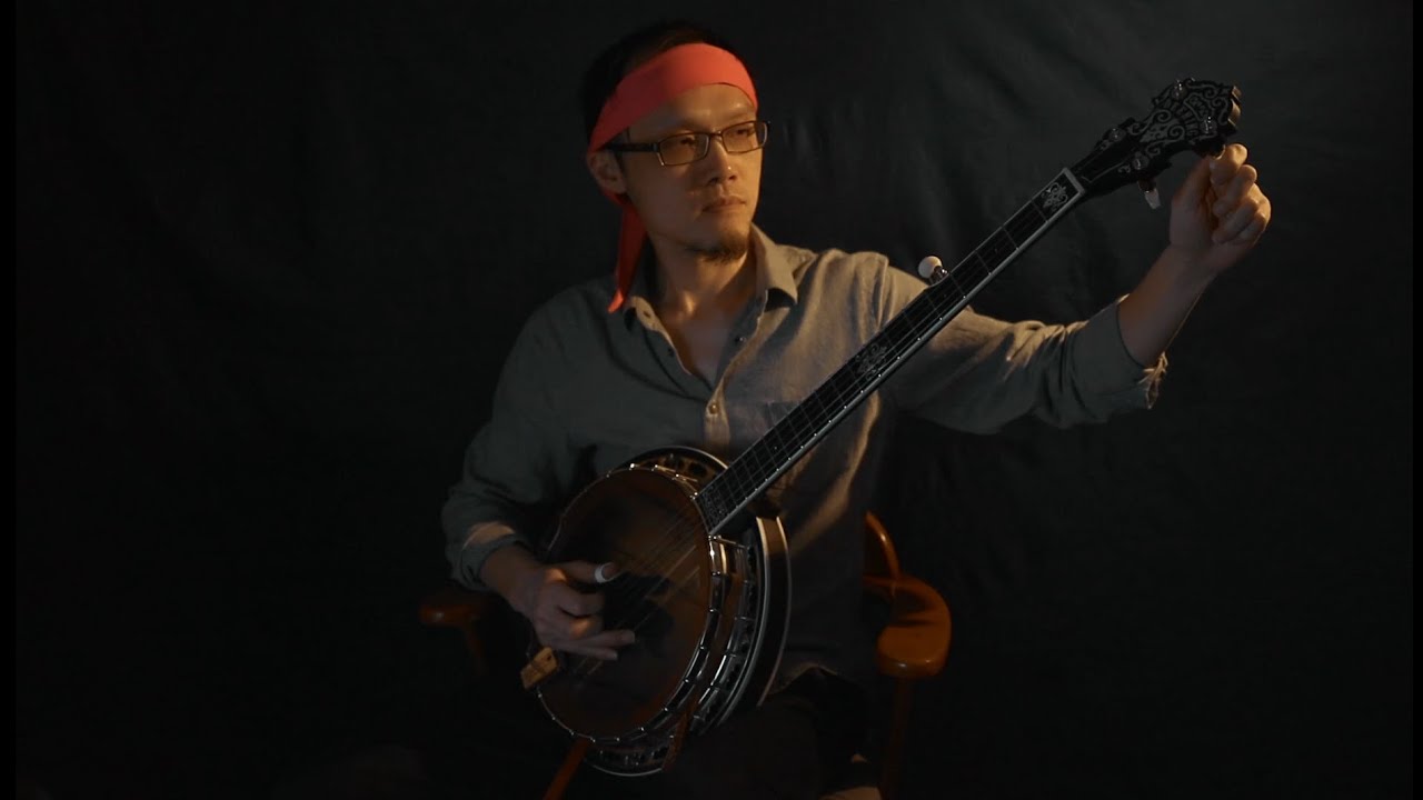 My first banjo composition -Mountain in the Mist(迷雾的山)with Deering ...
