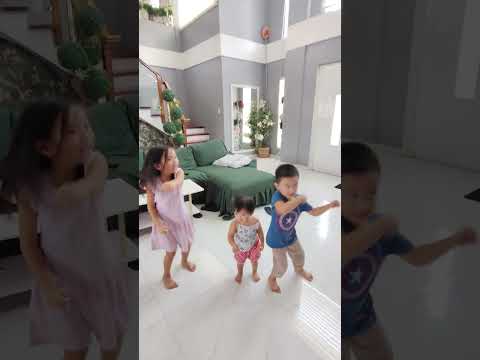 Axelle and Amarah dance step