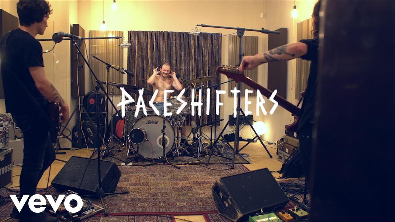 Paceshifters - Stranger (Live from GieSound Studios) auf YouTube ansehen Paceshifters - Stranger (Live from GieSound Studios) auf YouTube ansehen