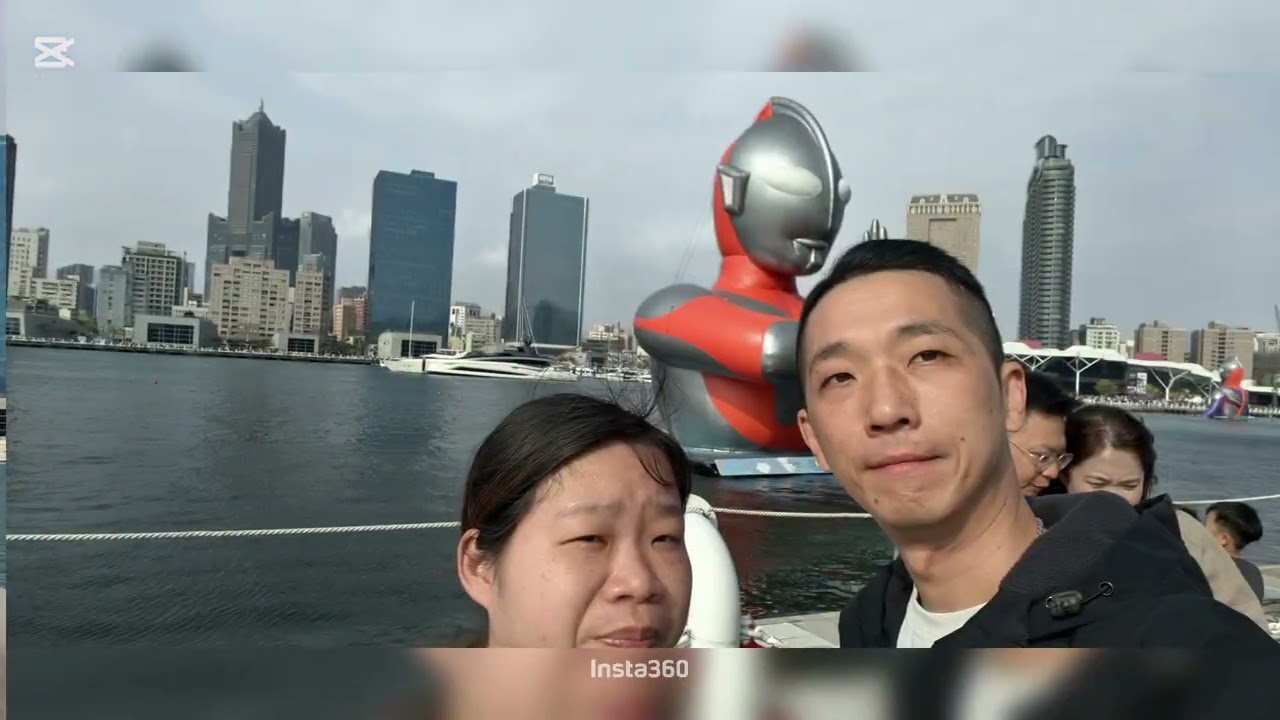 鳴鳴日常vlog分享~過年期間必須來一趟說走就走行程啊~所以我們來到高雄的駁二特區逛市集看鹹蛋超人