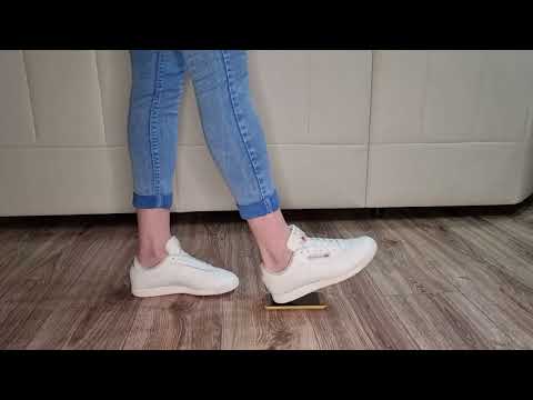 Trample mobile with my white Reebok Princess and black Jenny Fairy boots #SOFIAARMAZZI