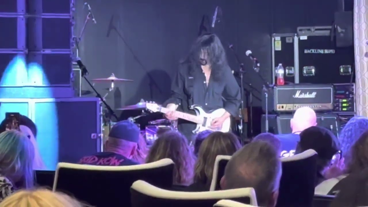 Autograph Jimi Bell Amazing Guitar Solo (Monsters Of Rock Cruise 2023)