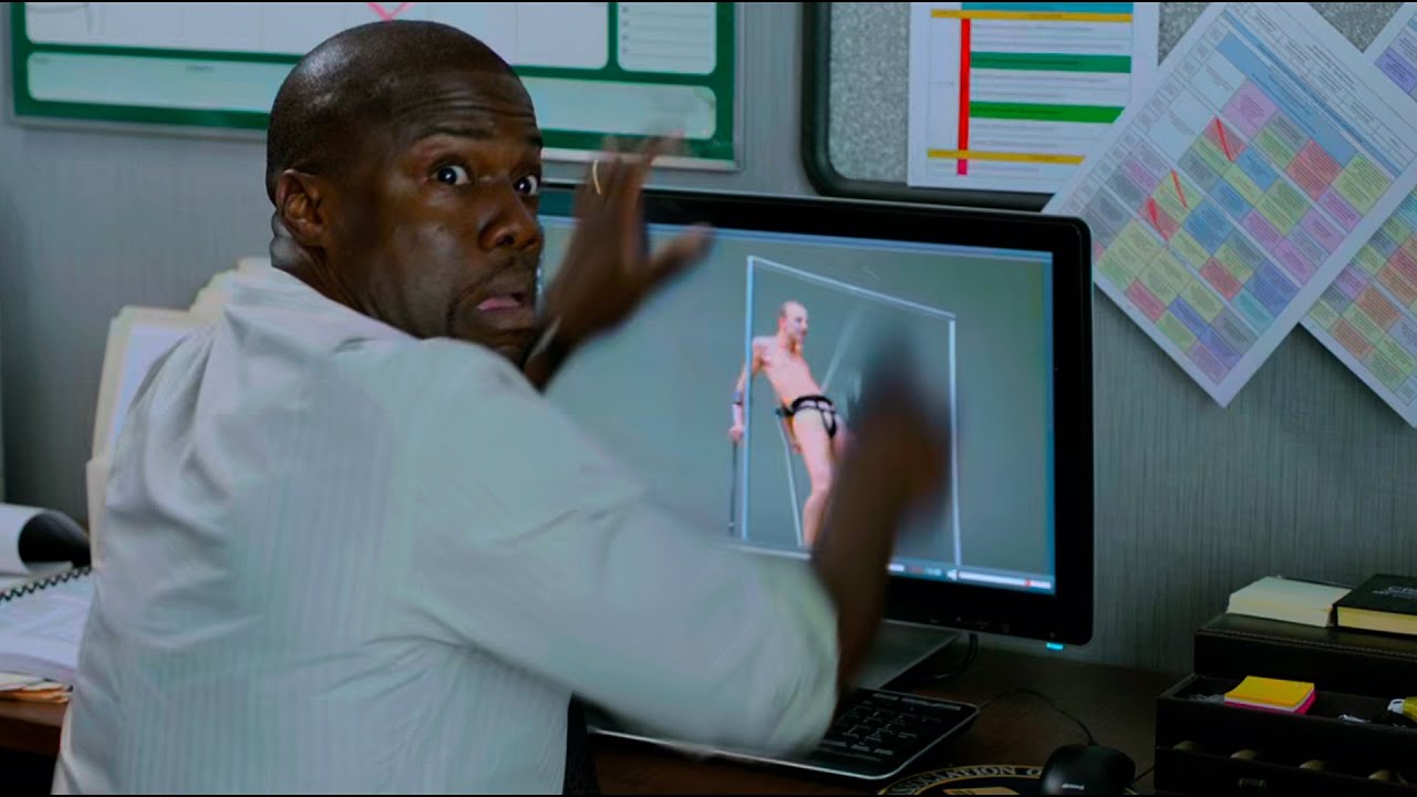 Central Intelligence (2016) - Calvin Open Bob's Link in public Scene | Scope Cinema