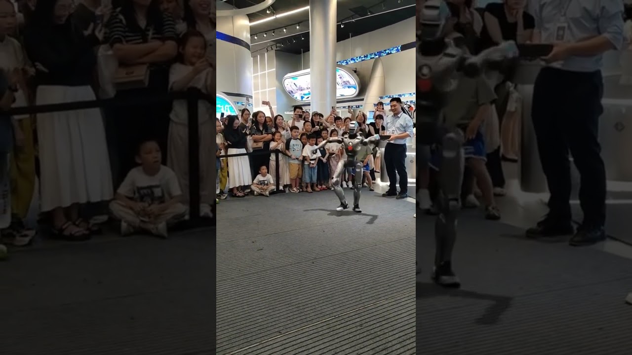 Robot Dance at Shenzhen Science Museum Full of Tech Vibes!