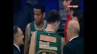 Banvitli Rowland taraftara saldirdi ! Buducnost-Banvit kavga