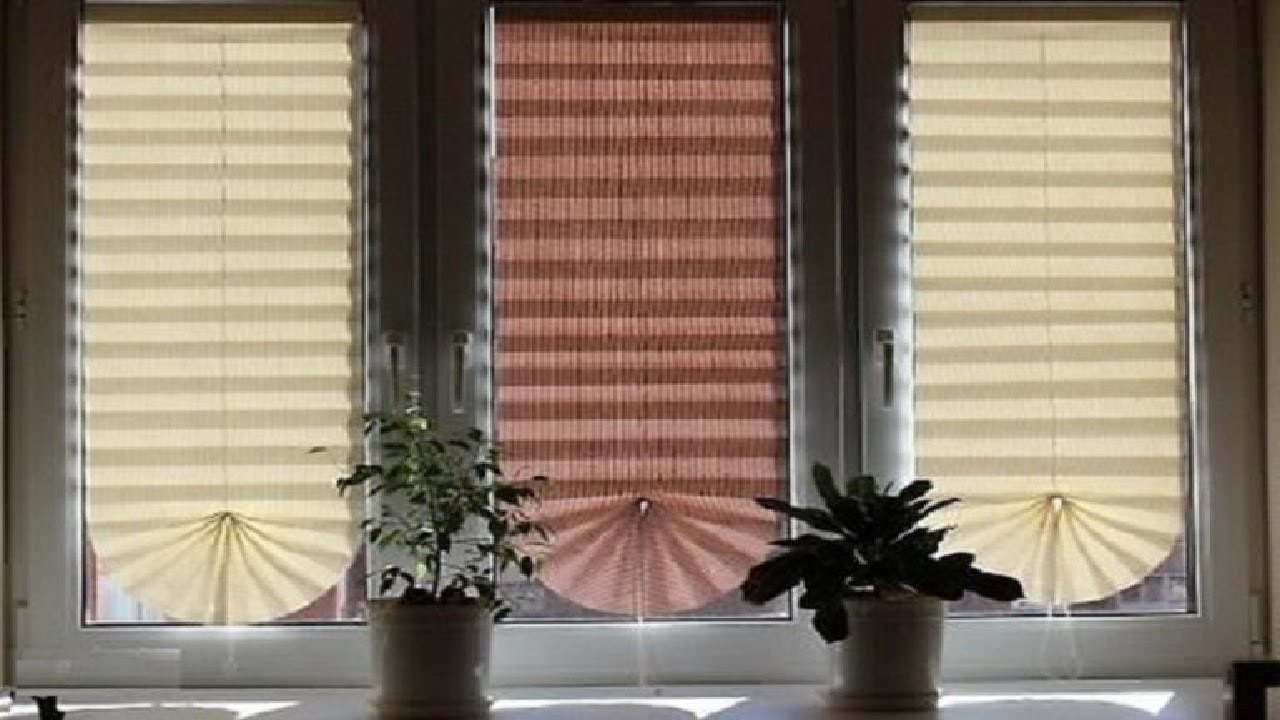 На окно от солнца что можно. Шторы плиссе. Бумажные шторы плиссе. Бумажные жалюзи. Бумажные шторы на балконе.