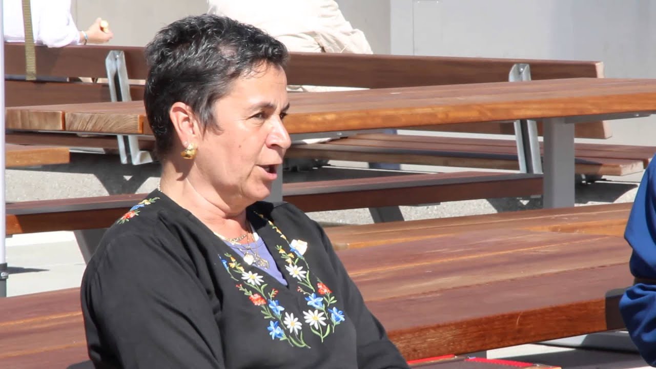 jodelende vrouw op de Pilatus berg Zwitserland