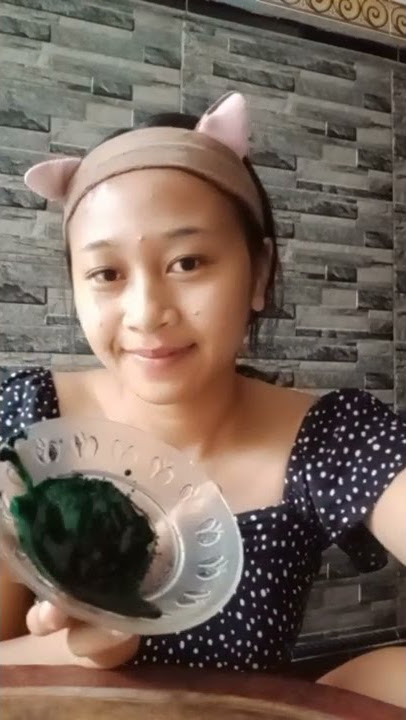 step by step  to use a face mask.