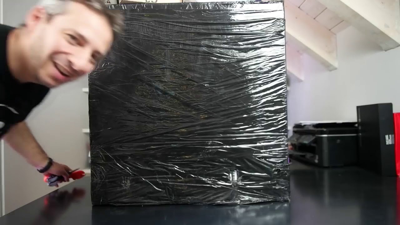 Andrea Galeazzi che dice  HEHEHEEEE  PER 10 MINUTI