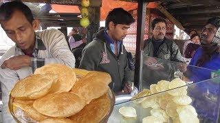 Garam Garam Luchi in Naihati Station (Indian Railway) | Street Food India & Travel Places