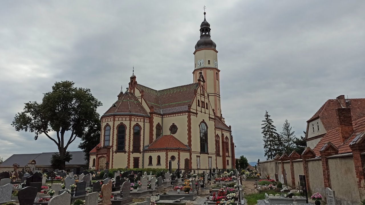 Wierzch - Kościół pw. św. Wawrzyńca - Okazała świątynia z 57 metrową wieżą! - Turystyka Rowerowa