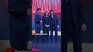 Srk, Gauri & Aryan A Perfect Family Moment