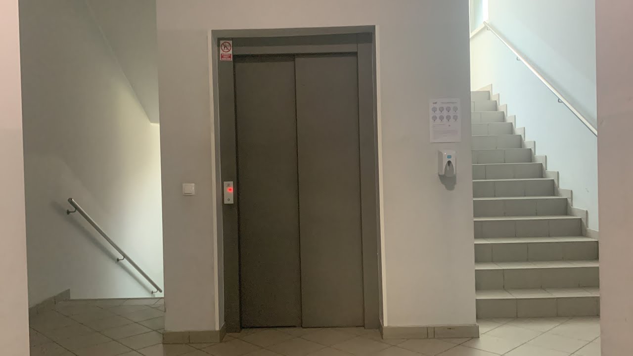 2010 Schindler traction elevator @ Jezdarska ulica 8a/b Maribor Slovenia