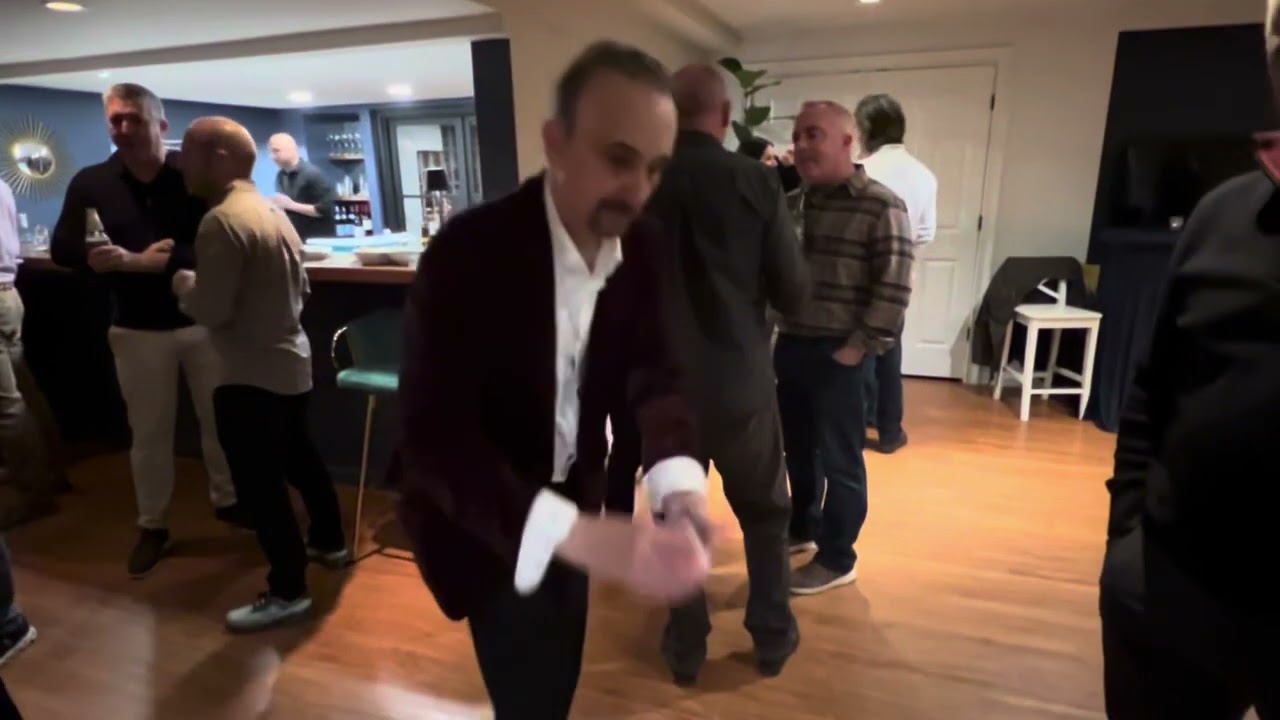 Chris Deleo Magician / Mentalist Incredible Magic With A Borrowed Deck 