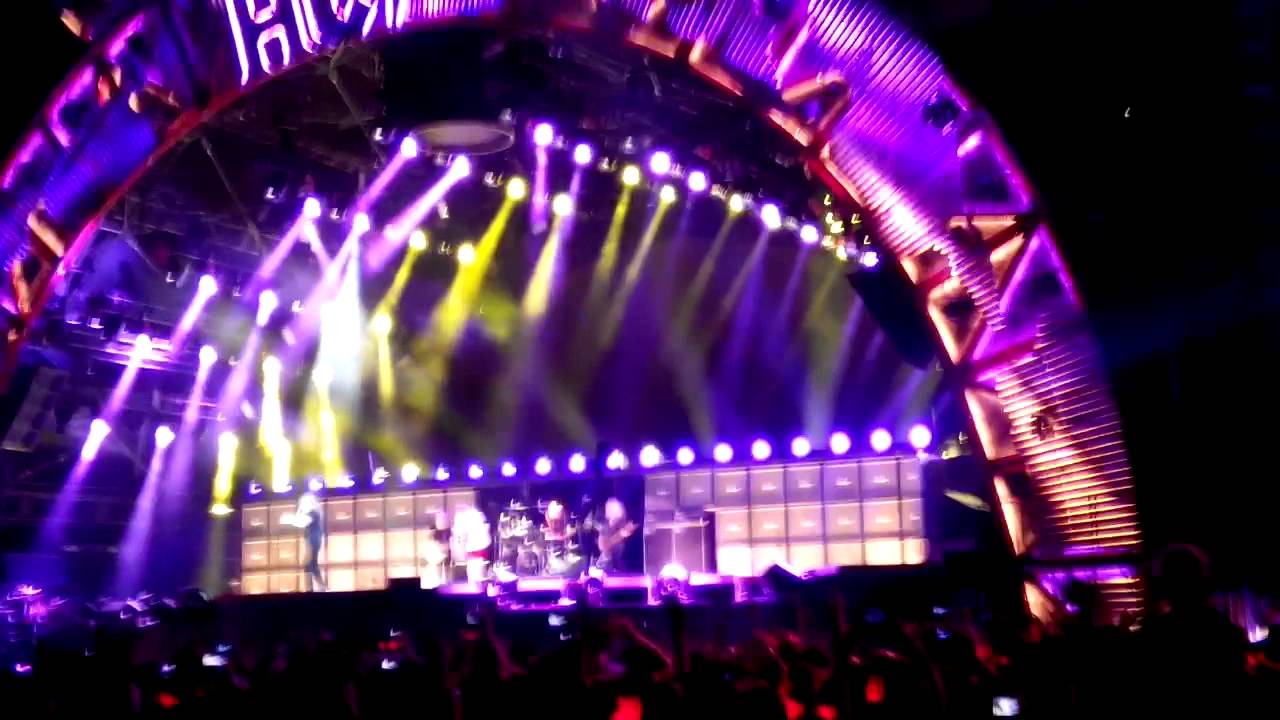 AC/DC - You Shook Me All Night Long (Live in Warsaw 25.07.2015) - YouTube
