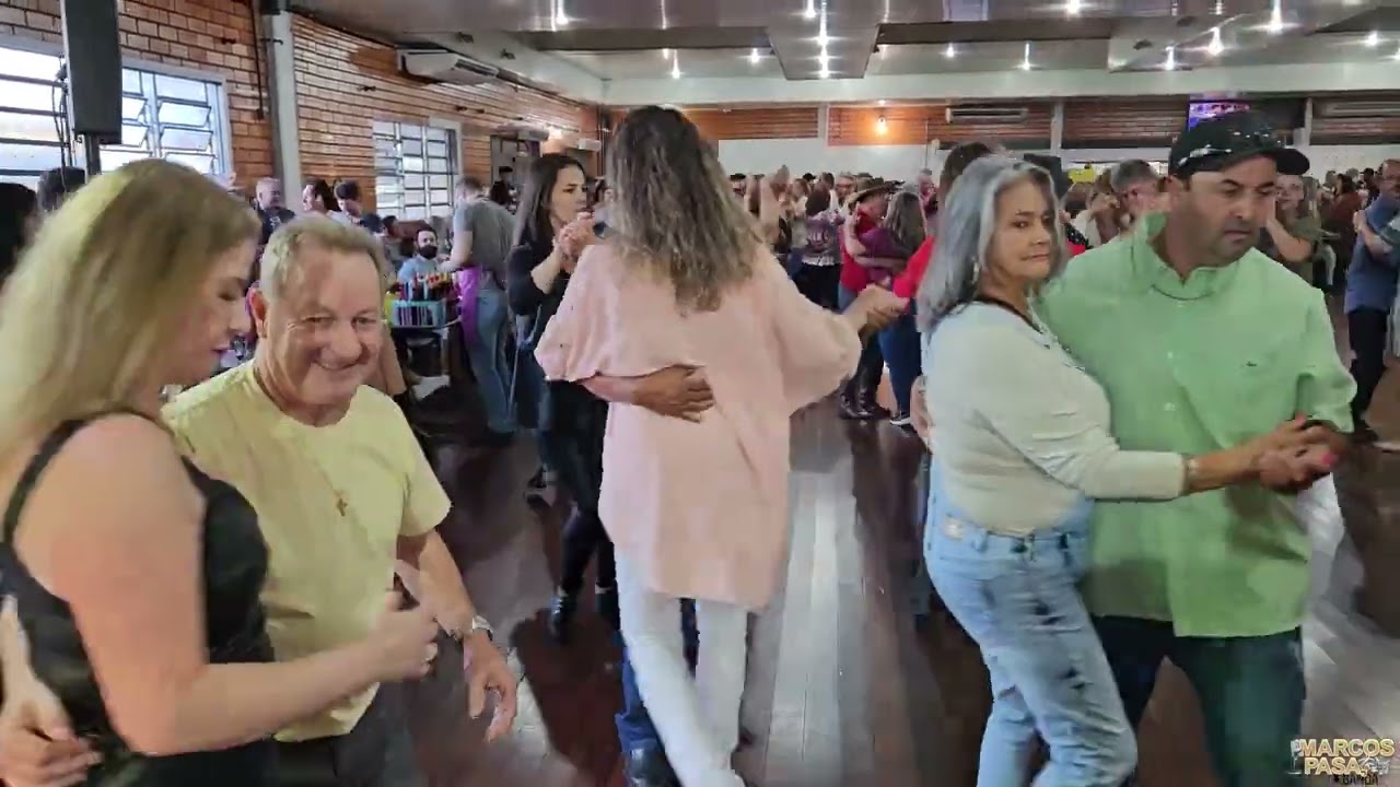 Dele Bailão Topp Demais pra Você Dançar com Marcos Pasa No Forró AO VIVO