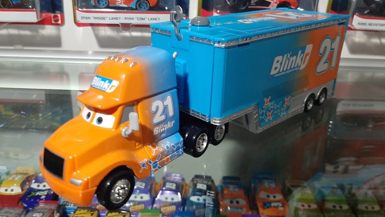 Mattel Disney/Pixar Cars 3 June Fäster (Speedy Comet's Hauler