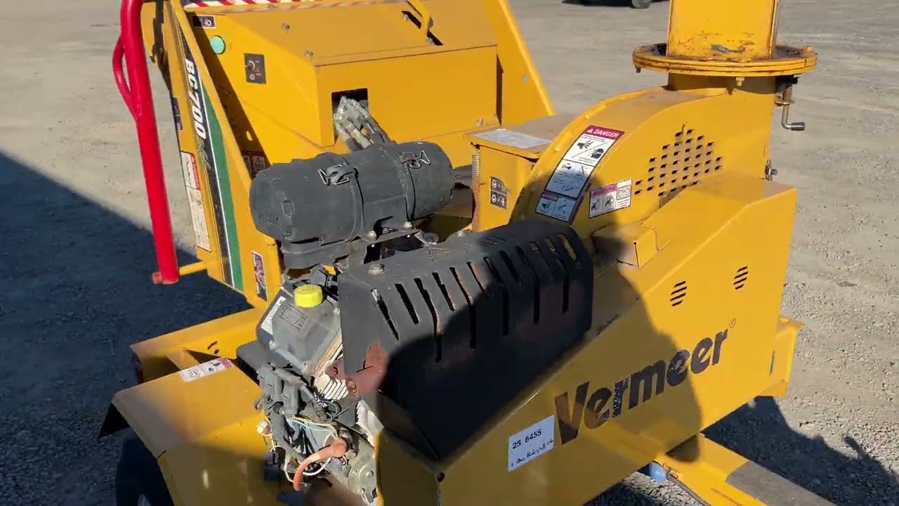2014 Vermeer BC700XL Towable Wood Chipper