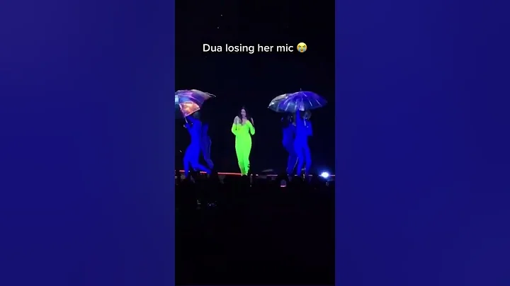Dua Lipa Drops Microphone On Stage While Performing - DayDayNews